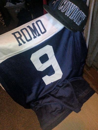 cowboys jersey and hat - Thumbnail 1