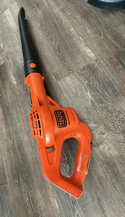 black and Decker 20v blower - Thumbnail 2