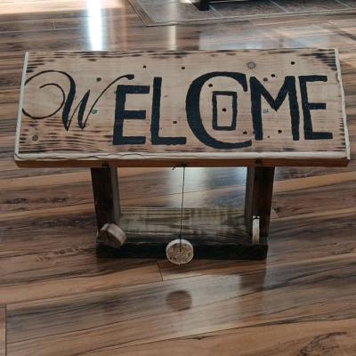 welcome sign - Thumbnail 2