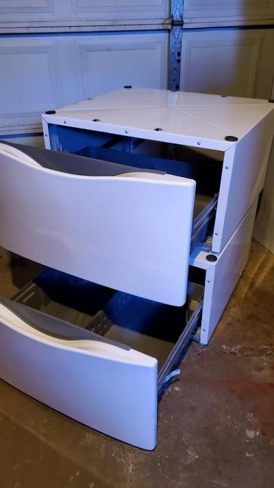 pedestals - Thumbnail 2