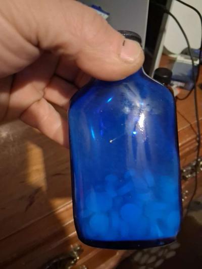 collection of med Bottles - Thumbnail 6