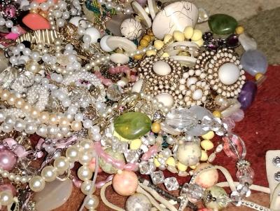 lot of necklaces - Thumbnail 2