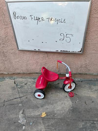 Radio Flyer tricycle - Thumbnail 2