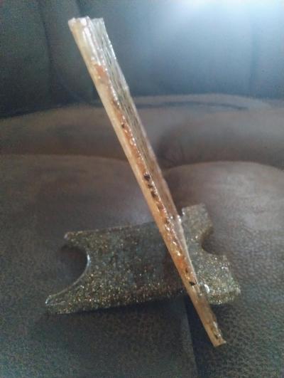 Handcrafted and personalized Phone stand - Thumbnail 2