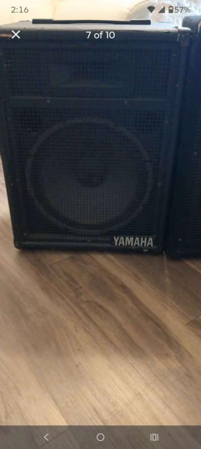 Pair of Yamaha speakers 12 inch - Thumbnail 2