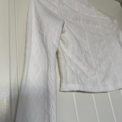 White UltraCropped Knit Bolero Shrug  Textured Cable Pattern - Thumbnail 2