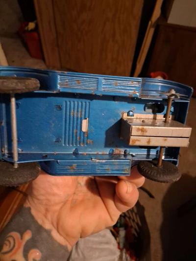 friction drove toy car 1950s or 60s - Thumbnail 2