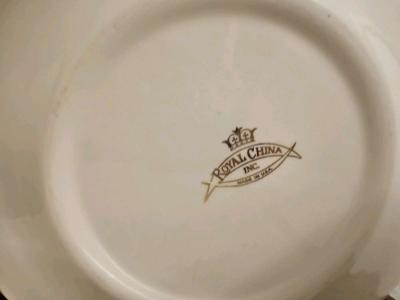 vintage Royal china inc memory lane pink rose dinner plates - Thumbnail 2