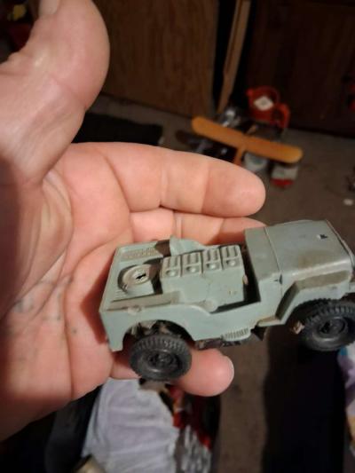 toy cars 1950s and 1940s  all in ok shape - Thumbnail 5