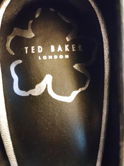 Ted Baker Women's Ryal Bow Court Pump silver size 8 to 8.5 - Thumbnail 3