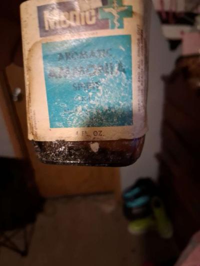 collection of med Bottles - Thumbnail 5