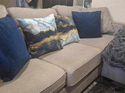 Grey couch for sale - Thumbnail 2