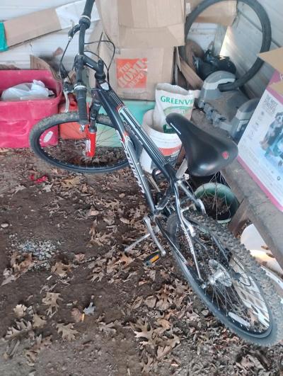 Schwinn 26 inche ranger mountain bike - Thumbnail 1