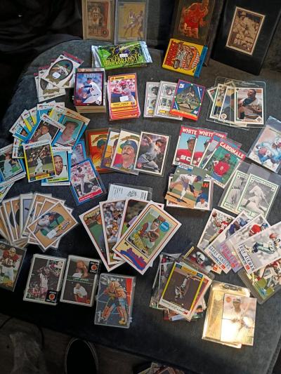 Basketball football and vintage baseball cards - Thumbnail 6