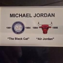 MICHAEL JORDAN #23 FRAMED NORTH CAROLINA COLLEGE TARR HEELS SIGNED NIKE SWINGMAN JERSEY - Thumbnail 8