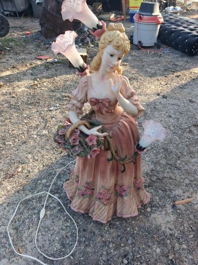 4 foot angel lamp - Thumbnail 4