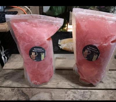 DOTTMANN STRAWBERRY BANANA FROZEN NUTTCRACKERS BIG SIZE - Thumbnail 2