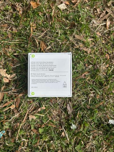 Apple AirPods 4th Generation  Authentic  Clean  Works Perfec - Thumbnail 7