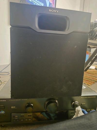 4 speakers 8 inch sub sound bar and receiver - Thumbnail 2