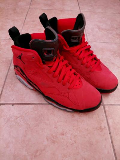 Nike Air Jordans MVP Raging Bulls Size 9 - Thumbnail 3