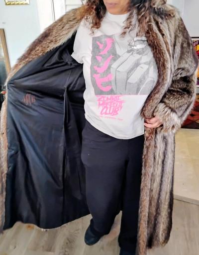 luxurious full length striped raccoon coat - Thumbnail 5