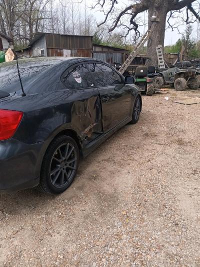 registration in hand toyota scion 2006 - Thumbnail 3