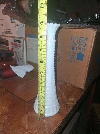 Vintage Anchor Hocking White Milk Glass Vase 95in Scalloped - Thumbnail 2