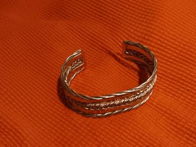 Vintage womans cuff bracelet - Thumbnail 2