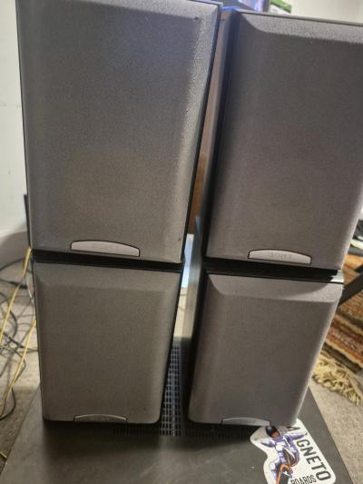 4 speakers 8 inch sub sound bar and receiver - Thumbnail 5
