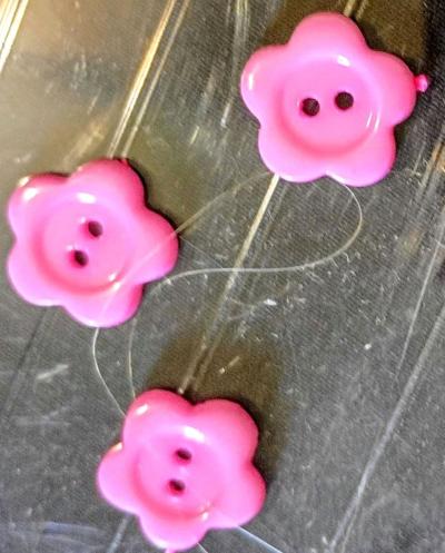 variety of vintage buttons - Thumbnail 2