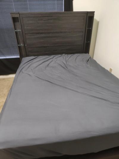 Queen Bedroom Set - Thumbnail 4