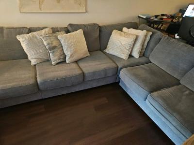 Ashley Castano 5Piece Gray Sectional Sofa w Chaise - Thumbnail 3