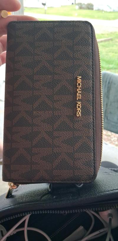 Micheal kors wallet