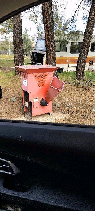 BEARCAT 6INCH WOOD CHIPPER SHREADER - Thumbnail 2