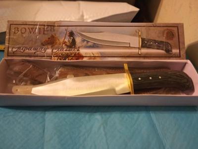 15in Bowie knife with leather sheath - Thumbnail 2