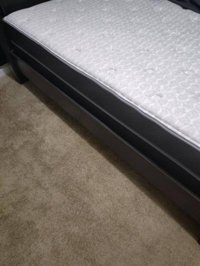 Queen Bedroom Set - Thumbnail 6