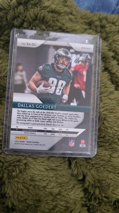 autographed Dallas Goedert rookie card - Thumbnail 2