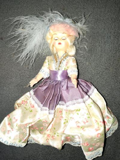 Madame Alexander dolls of the world collection 60s dolls - Thumbnail 8