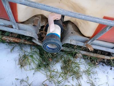 330 gallon fresh water tank with spigot - Thumbnail 4