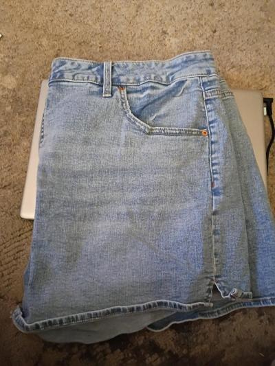 Womens plus size shorts There a size 24 - Thumbnail 2