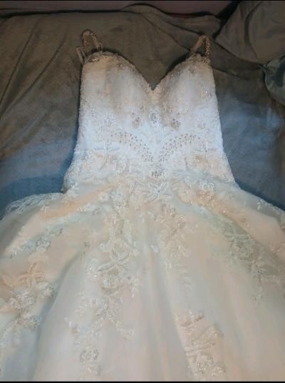 Elegant White Wedding Dress - Thumbnail 5