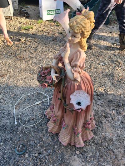 4 foot angel lamp - Thumbnail 2