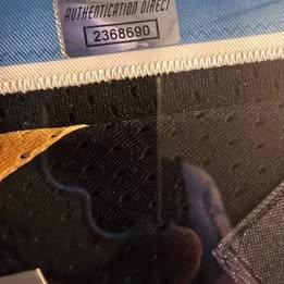 MICHAEL JORDAN #23 FRAMED NORTH CAROLINA COLLEGE TARR HEELS SIGNED NIKE SWINGMAN JERSEY - Thumbnail 5