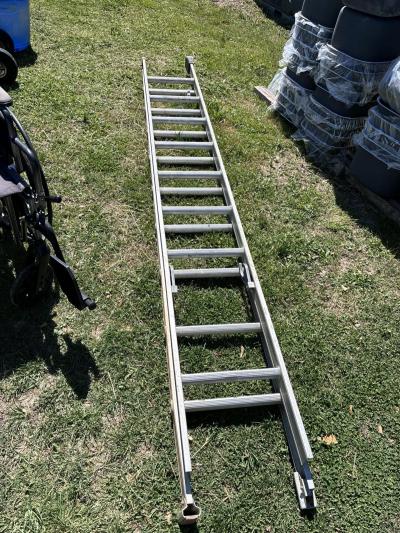 Aluminum Extension Ladder