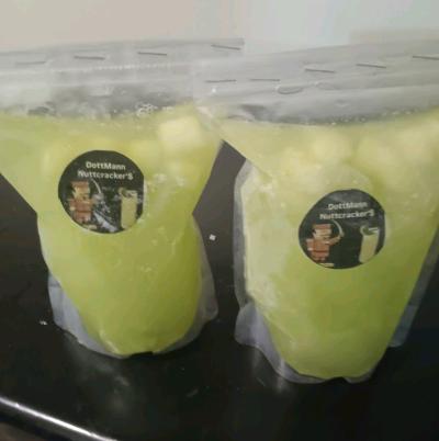 DOTTMANN SOUR APPLE KIWI FROZEN NUTTCRACKERS BIG SIZE - Thumbnail 2
