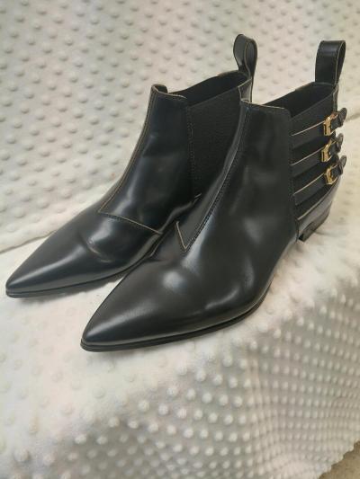 leather gold buckle pointed toe Gucci shoes size 9 - Thumbnail 3