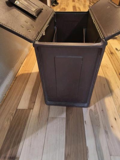 Briefcase - Thumbnail 10