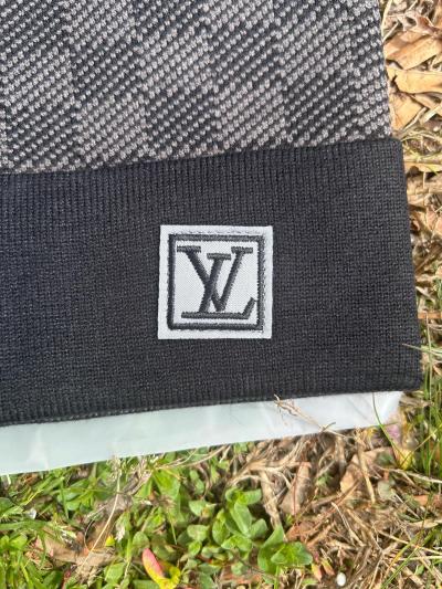 Authentic Louis Vuitton LV Knit Beanie Grey black Monogram - Thumbnail 2