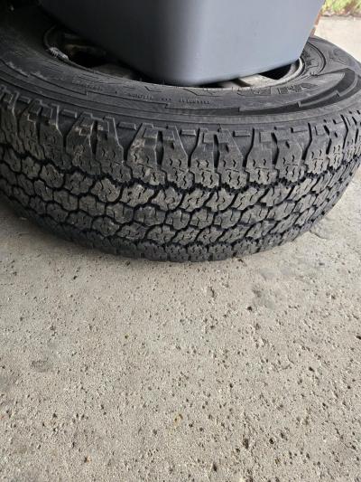 Set of wheels with Tires - Thumbnail 2