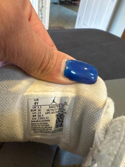 boys Jordan - Thumbnail 2